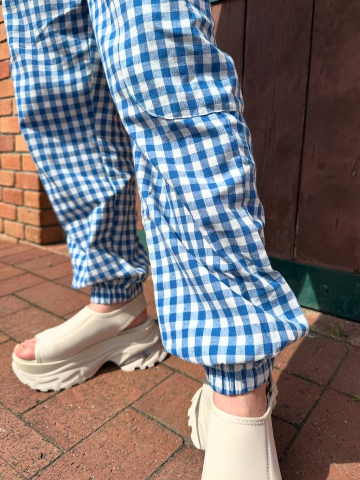 【アウトレット】(即納) チェック柄タイフロントブラウスジョガーパンツセット