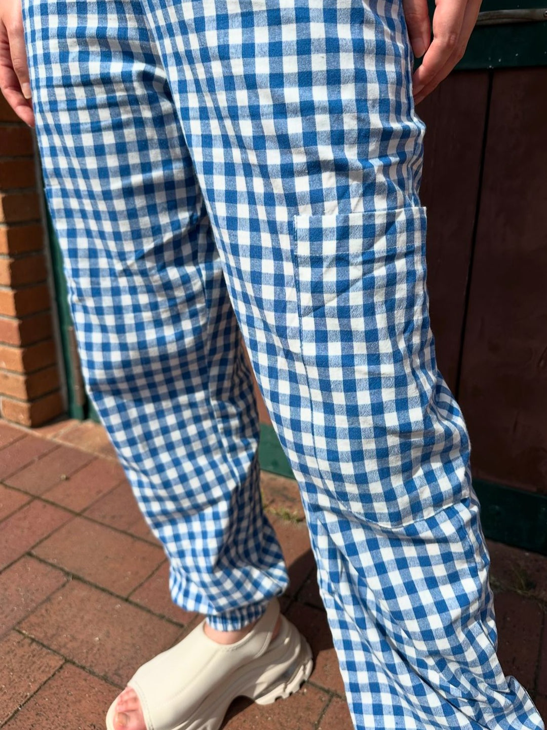 【アウトレット】(即納) チェック柄タイフロントブラウスジョガーパンツセット