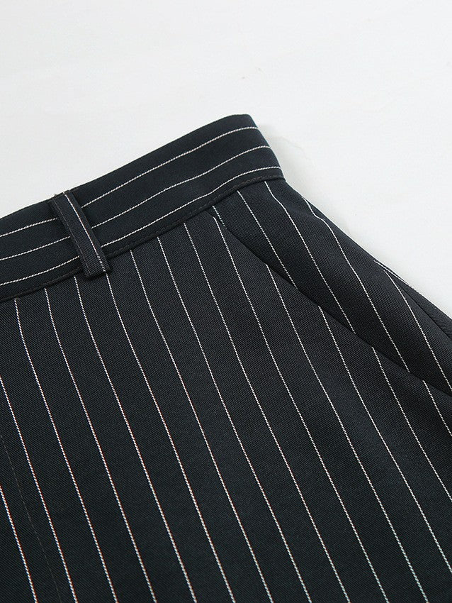 ピンストライプペンシルスリットスカート