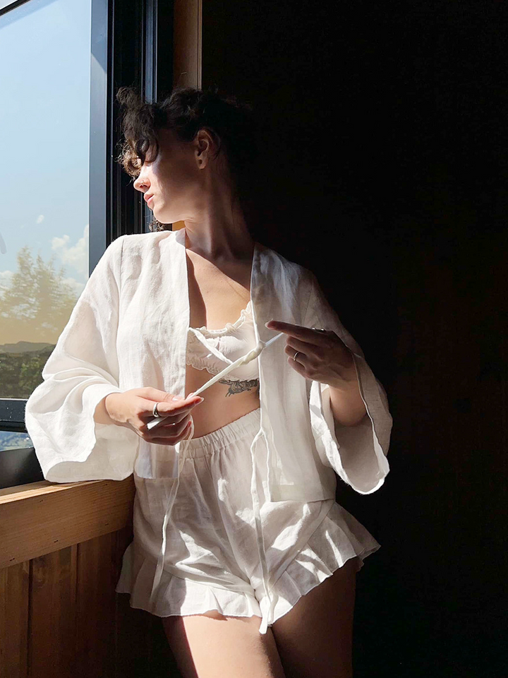 レースアップシャツフリルショートパンツセット