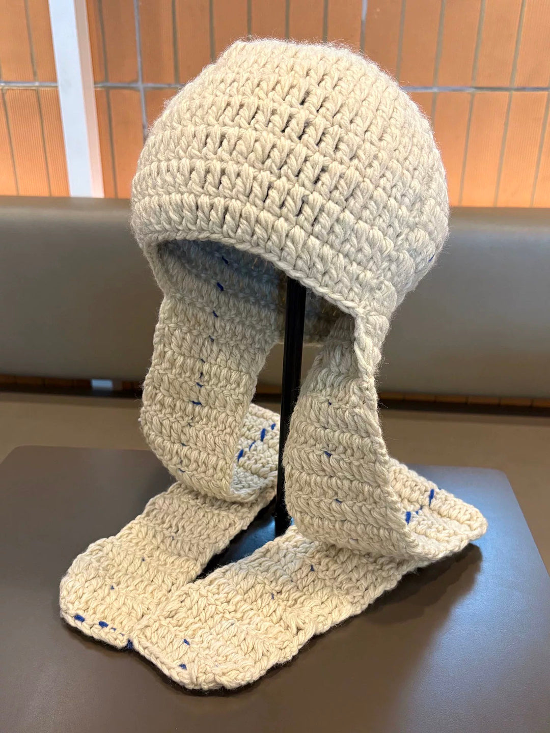 ロングイヤーフラップニットハット