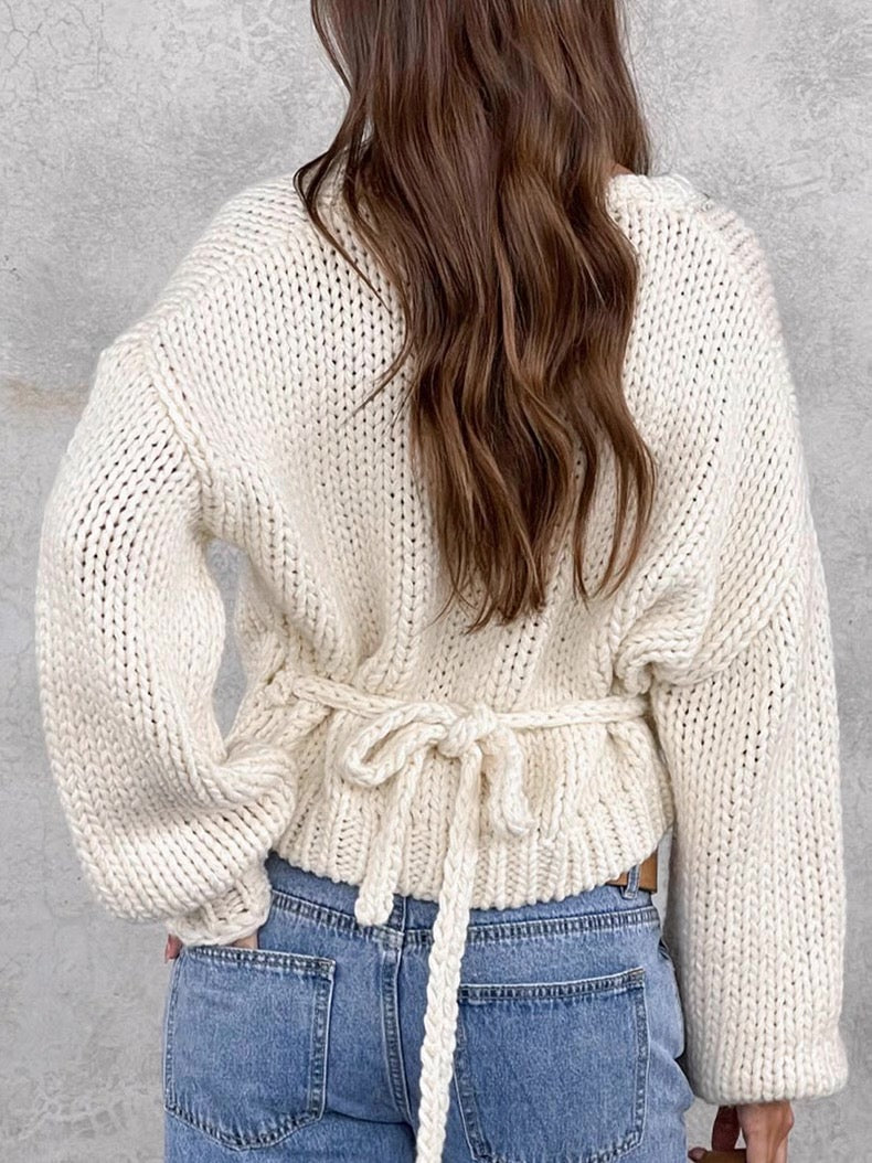 バックドローリボンVネックセーター