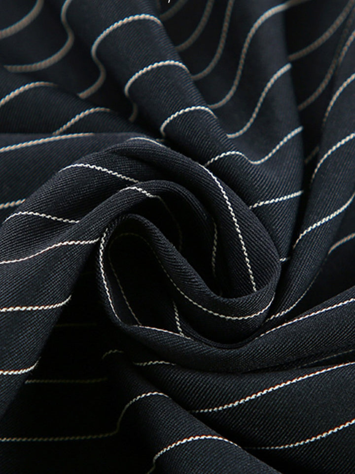 ピンストライプペンシルスリットスカート