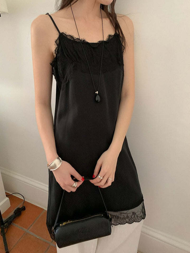 サテンレースワンピース