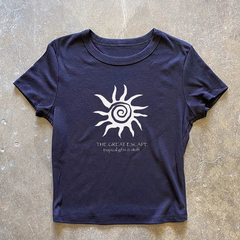 THE GREAT ESCAPE SUN プリントTシャツ