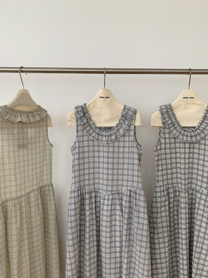 フリルネックチェックフレアワンピース