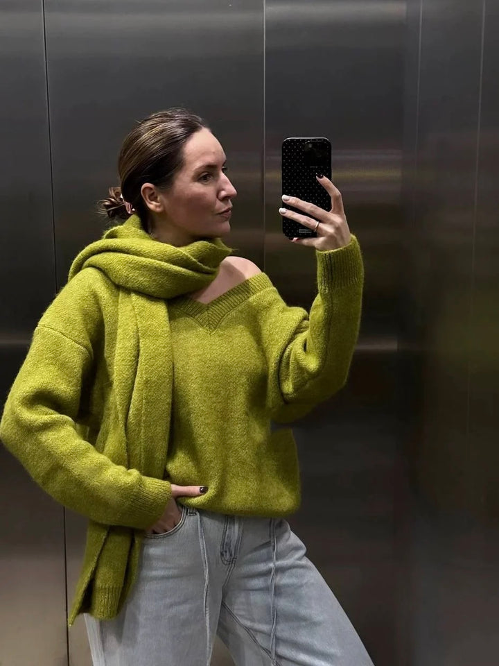 マフラー付きVネックセーター