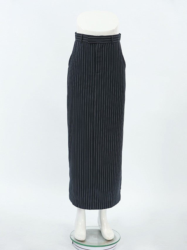 ピンストライプペンシルスリットスカート