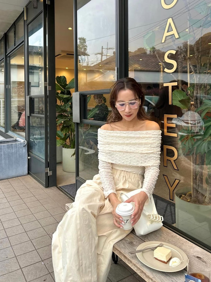 ワイドオフショルダーシアーニットブラウス