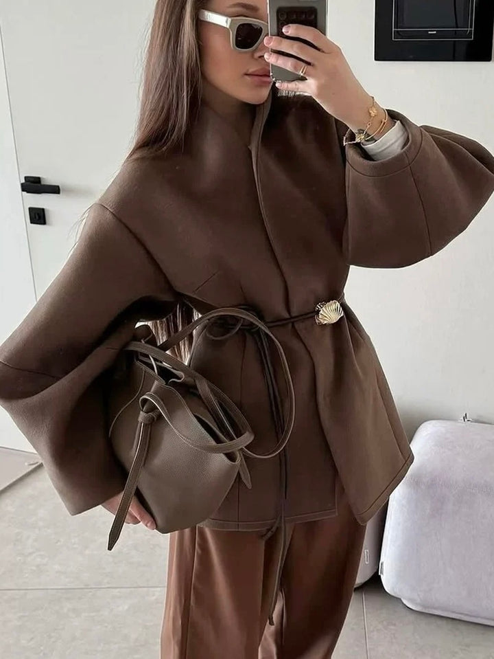 シェルベルト付きノーカラージャケット