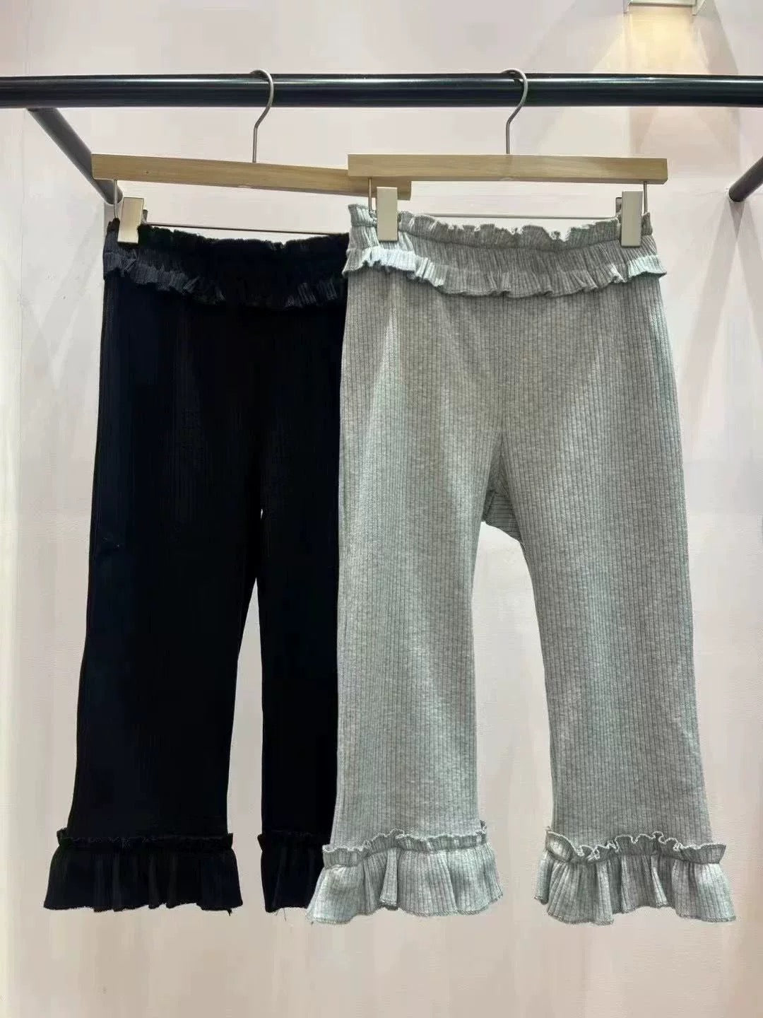 フリルディテールレギンスカプリパンツ