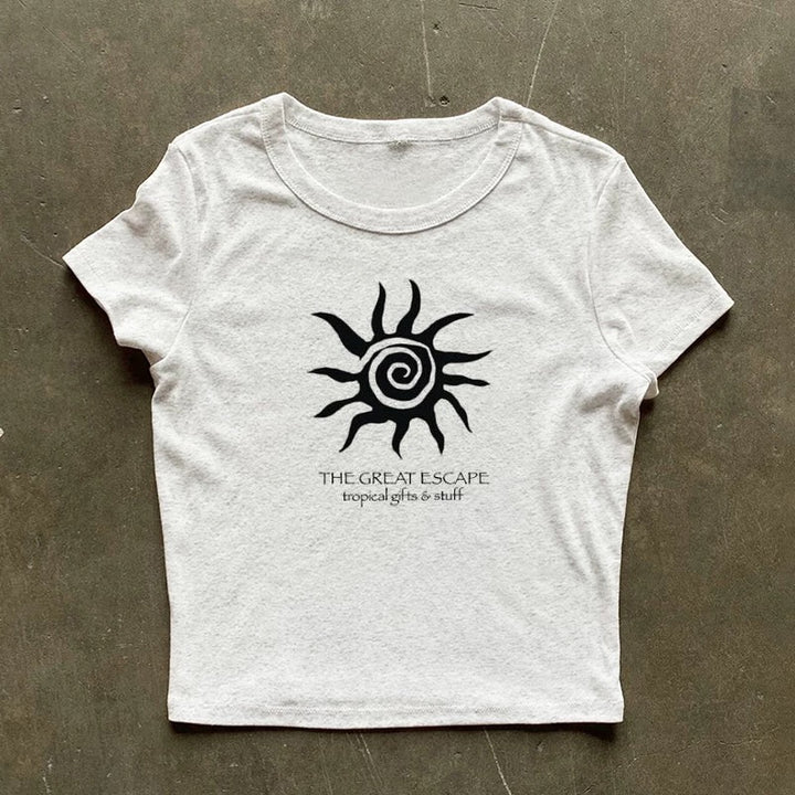 THE GREAT ESCAPE SUN プリントTシャツ