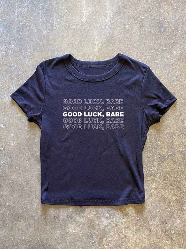 GOOD LUCK BABE グラフィックロゴプリントTシャツ