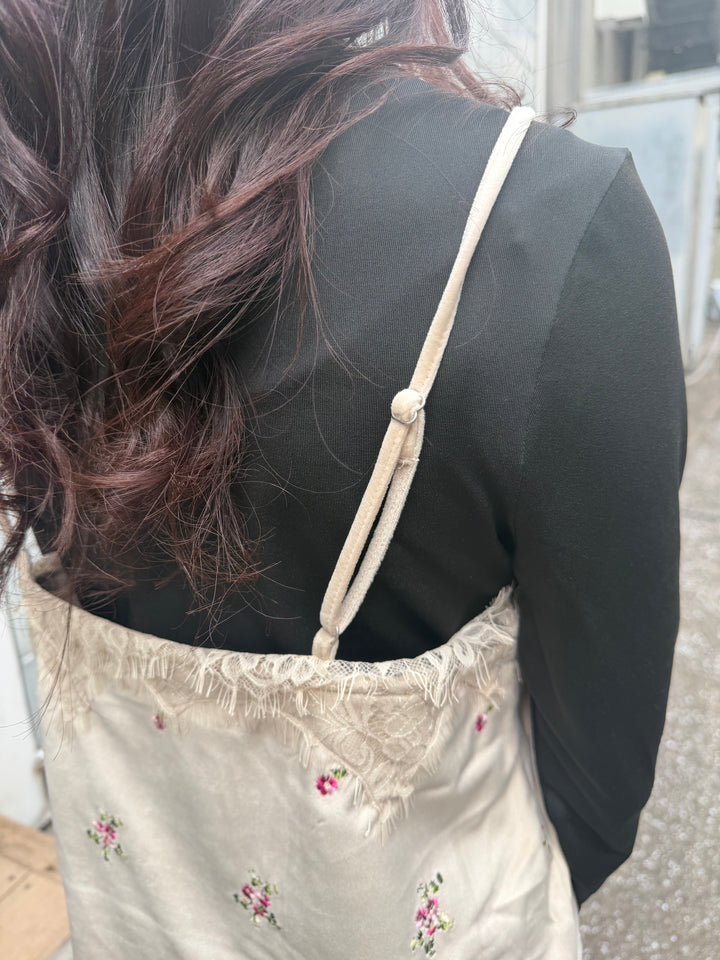 【 Select 】ベロアフラワー刺繍レーストリムキャミソール