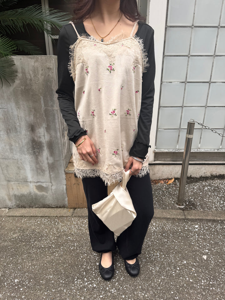 【 Select 】ベロアフラワー刺繍レーストリムキャミソール