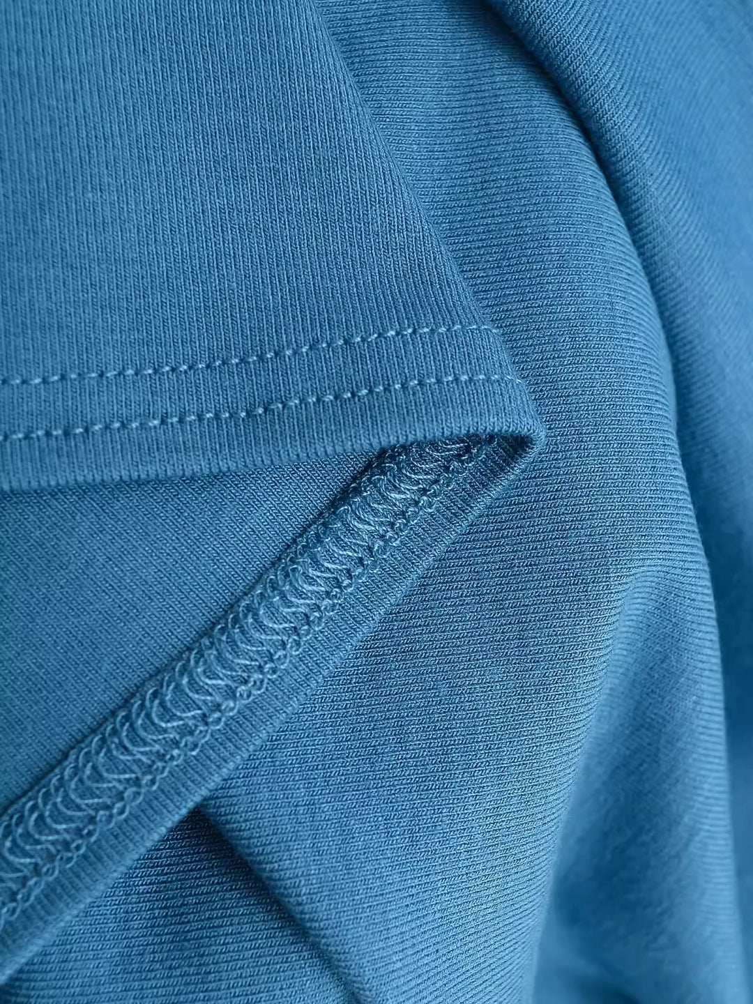 タイ付きドレープネックトップス