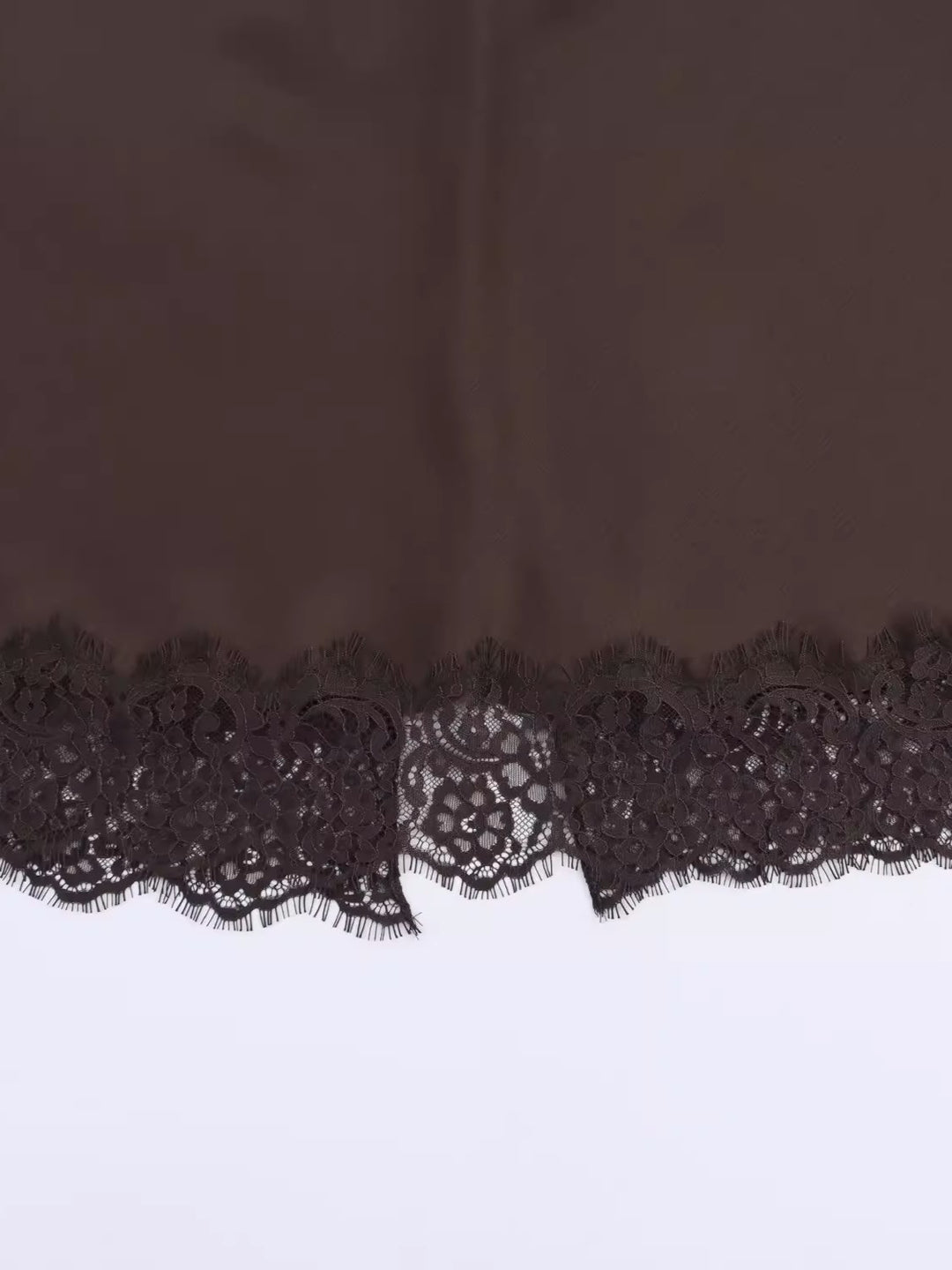 レーストリムスリットサテンミディスカート