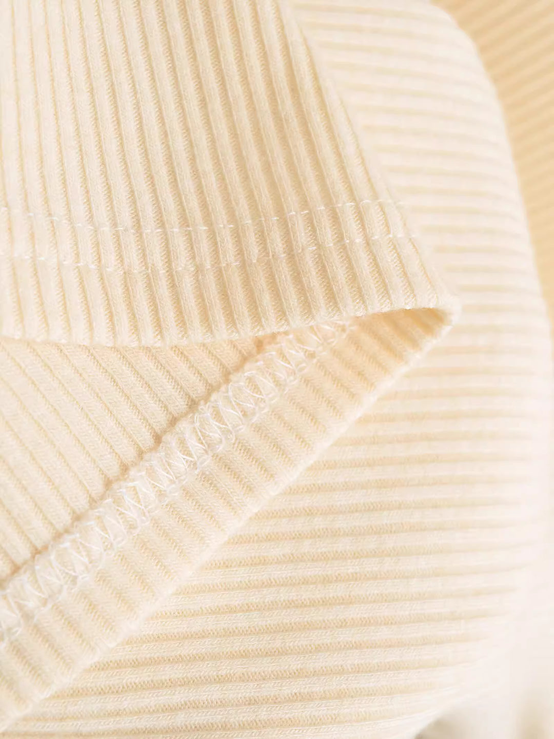 アシンメトリーネックリブトップス