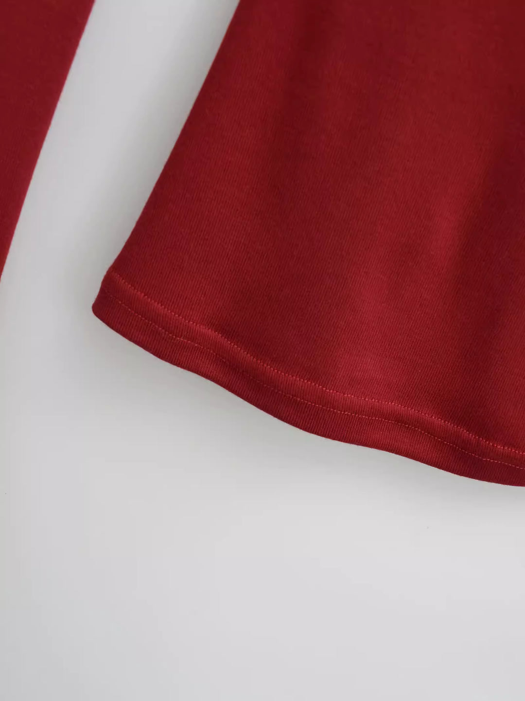 カップ付きオフショルダートップス