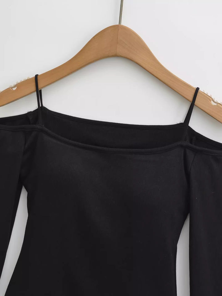 カップ付きオフショルダートップス