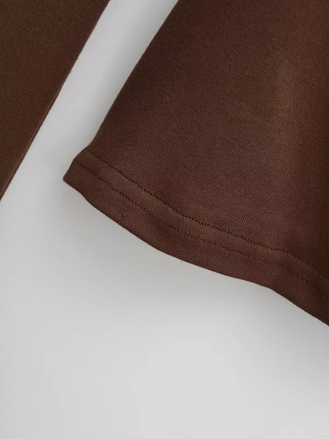 カップ付きオフショルダートップス