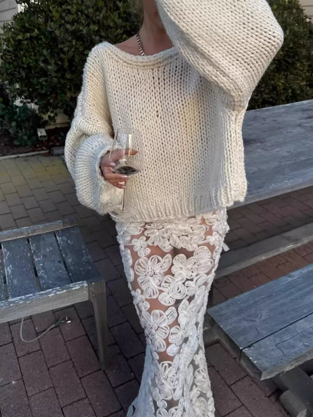 バックオープンリボンセーター