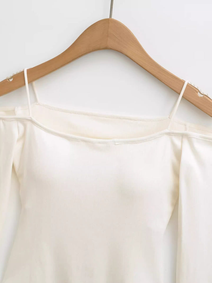 カップ付きオフショルダートップス