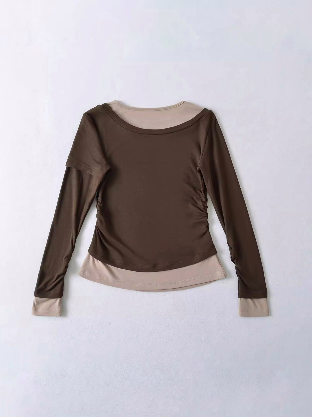 バイカラーレイヤードデザイントップス